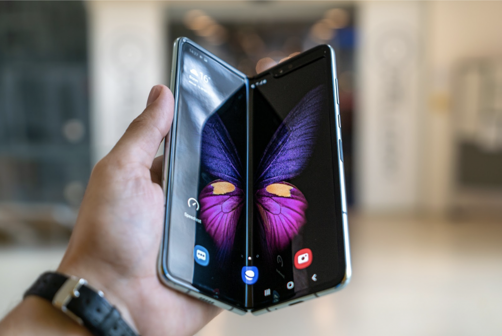 Flexible OLED Phone (Samsung)